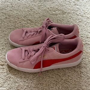 Women’s Puma Sneakers